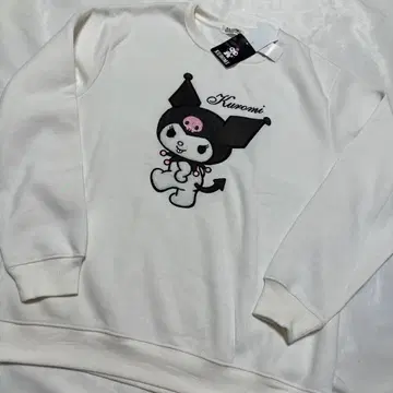 새상품 단종 산리오 쿠로미 맨투맨 사이즈 L 화이트