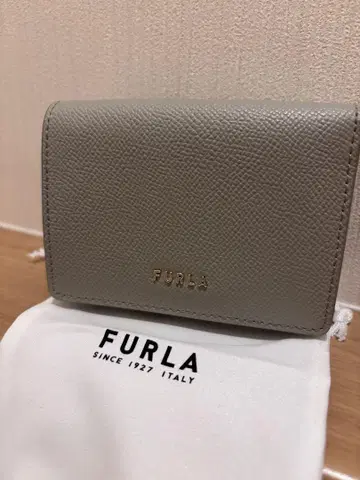 FURLA 그레이 3단 폴더형 지갑 컨디션 최상 훌라