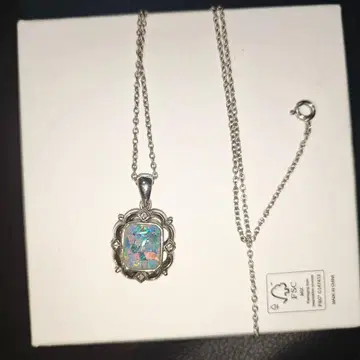 오팔 프레임 펜던트 목걸이