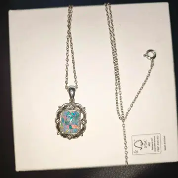 오팔 프레임 펜던트 목걸이