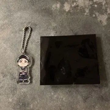 O-MENZ 아크릴 키링  사이버 의상