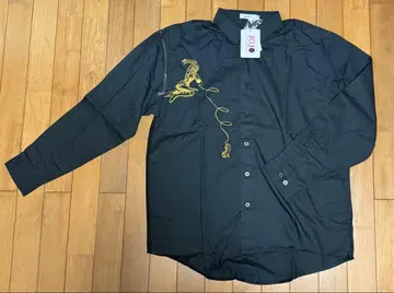 죠죠의 기묘한 모험 황금의 바람 그라니프 콜라보 부챠라티 셔츠