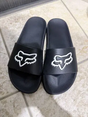 폭스 로고 블랙 샌들 24.5cm