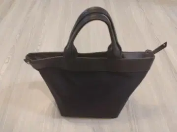 BARNEYS NEWYORK 블랙 캔버스 & 가죽 토트백