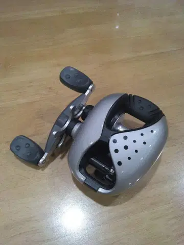 새상품급 아부 가르시아 맥서