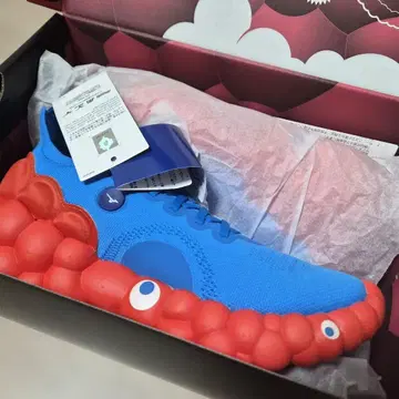 미사용 새상품 오사카 만박 x 미즈노 미야쿠미야쿠 스니커즈 26.0cm