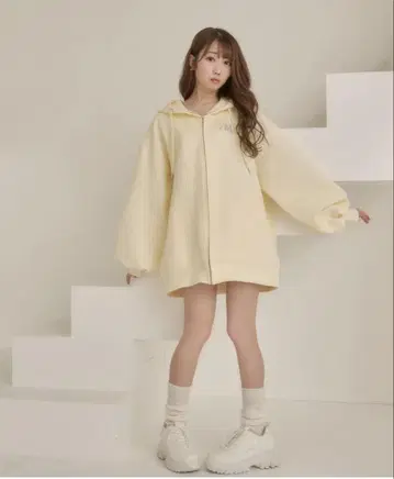 로제 뮤즈 quilting zip hoodie 크림