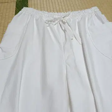 군겐도 몬페 팬츠입니다.