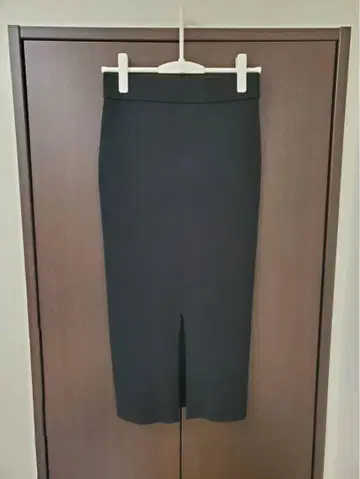 두지엠 클라세 다이너 리브 타이트 스커트 블랙