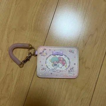 키키라라의 패스 케이스