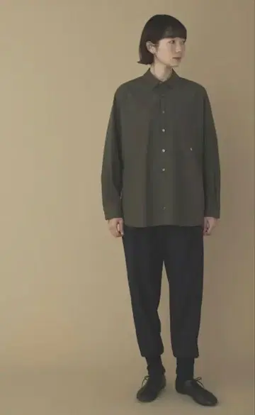 [미사용 새상품] 미나 페르호넨 블라우스 카키 40