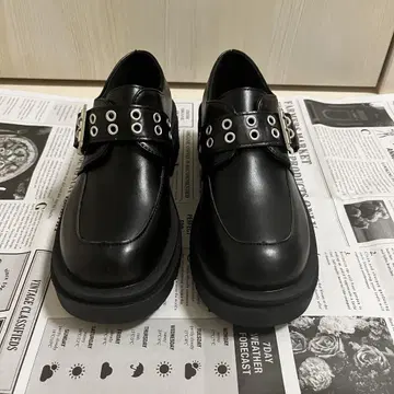 [ 미사용 ] 벨트 달린 로퍼