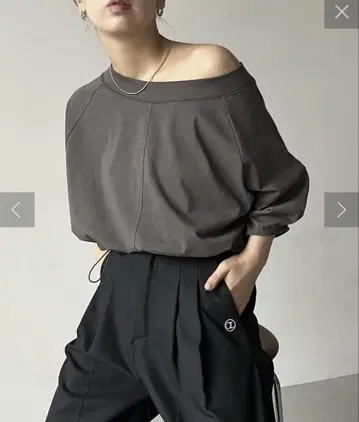 CAPRICIEUX LE'MAGE 드로스트 보트넥 티셔츠