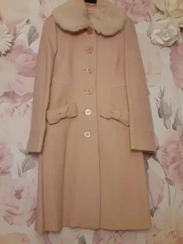 에밀리 템플큐트 롱 코트