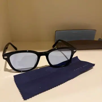 PARIS MIKI 블랙 프레임 블루 렌즈 안경