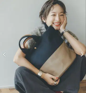 미사용급 탑카피 버킷형 토트백 콜라보 블랙 바이컬러