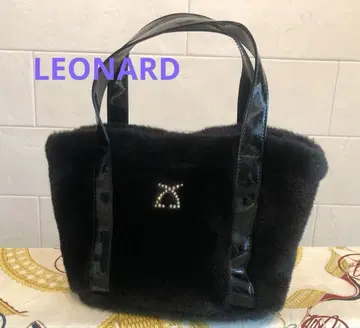 LEONARD 레오나르 스포츠 블랙백 반짝이는 핸드백