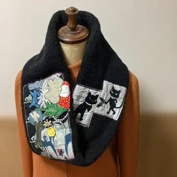 핸드메이드 넥워머 미나 페르호넨 자투리 천 사용 와일드