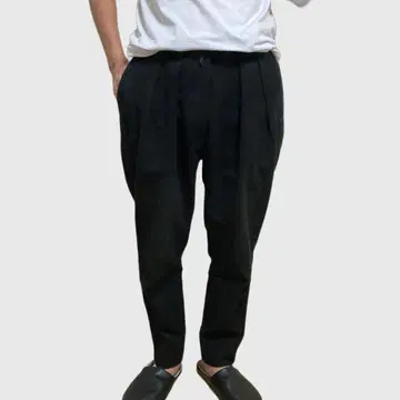 NEAT 코튼 카르제 테이퍼드 슬랙스 블랙