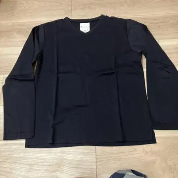 Re made in tokyo japan 네이비 V넥T셔츠
