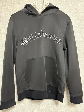 Belindastar 후드 부착 후드티 블랙
