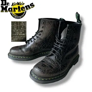 새상품급 닥터마틴 스파이더 웹 8홀 부츠 size UK7 26