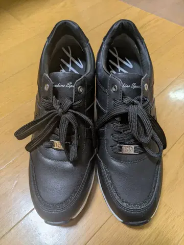 호킨스 블랙 힐 스니커즈 23.5cm 1회 사용