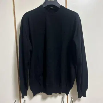 미사용 새상품 택 포함 UNIQLO 블랙 캐시미어 크루넥 스웨터