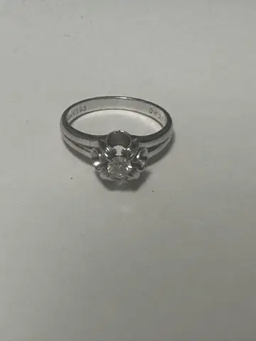 플라티나 900 꽃 모양 다이아몬드 반지