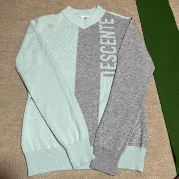 새상품급 DESCENTE 골프용 스웨터 민트 그린/그레이
