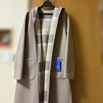 블루 라벨, 베이지 후드 부착 롱 코트
