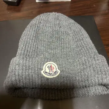 MONCLER 그레이 니트 모자 비니