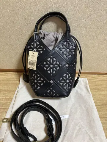 겐텐 컷워크 미니백 블랙 미사용품