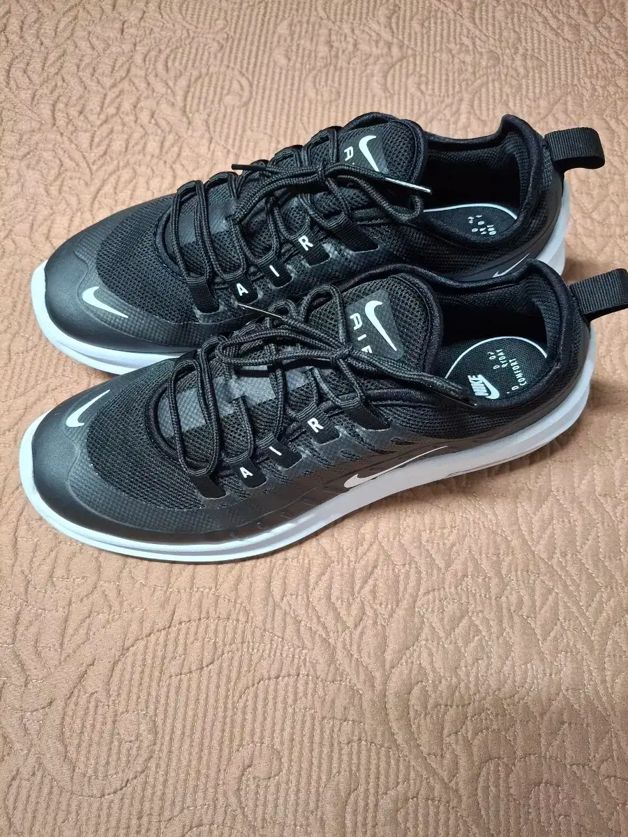 270 Nike Air Max Axis Sneakers [1019]