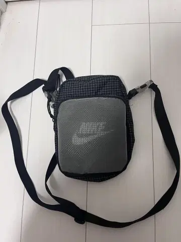 Nike 숄더백 그레이 블랙