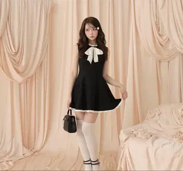 M me eme Ribbon suede flare onepiece