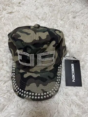 BEEDEN 카모 패턴 스톤 장식 캡