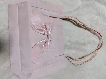 핑크색 리본 포함 숄더백입니다 미사용 새상품