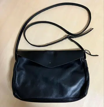 Encachette 앙캐셰트 숄더백 블랙