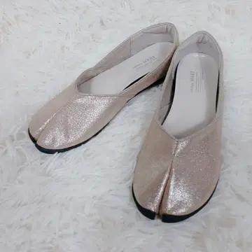 컨디션 최상 tabiRela MARY 타비 모양 컴포트 슈즈 23.0cm