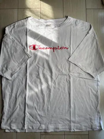 Champion 자수 로고 티셔츠 화이트 오버 사이즈 [레어 컬러]