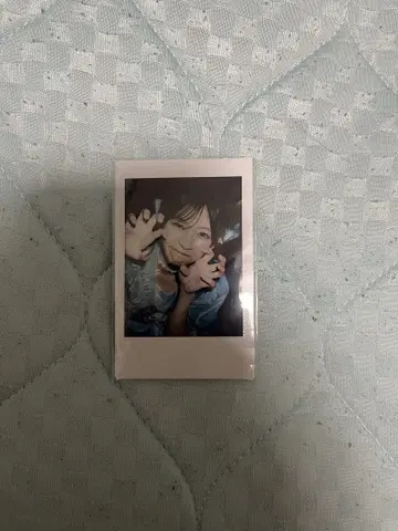 이타쿠라 카나 폴라로이드