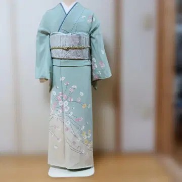 연한 녹색 꽃무늬 호몬기