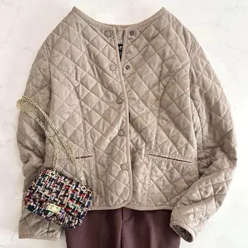 23구 다이아 무늬 퀼팅 자켓 노카라 40 그레이지 베이지