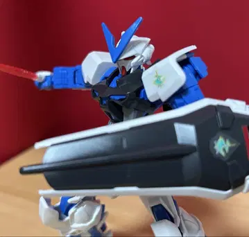 HG 건담 아스트레이 블루 프레임 건담 프라모델 노가다 완성품