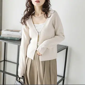 SUGAR BISKET 아이보리 V넥 가디건