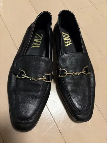 ZARA 블랙 가죽 골드 비트 로퍼 초소프트 천연 가죽 37 블랙