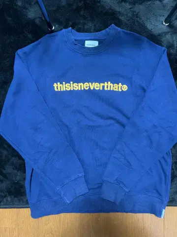 thisisneverthat 네이비 로고 맨투맨