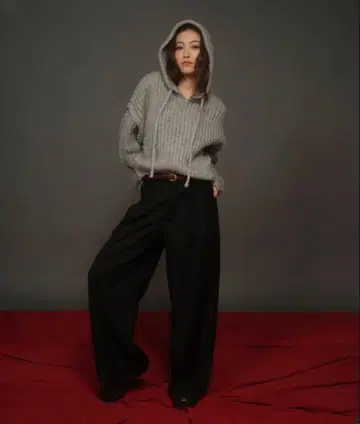 리브 후드 부착 그레이 스웨터