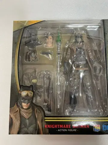 MAFEX 나이트메어 배트맨 피규어